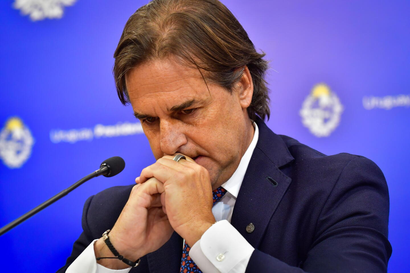 Lacalle Pou durante conferencia en contra del plebiscito de la seguridad social.