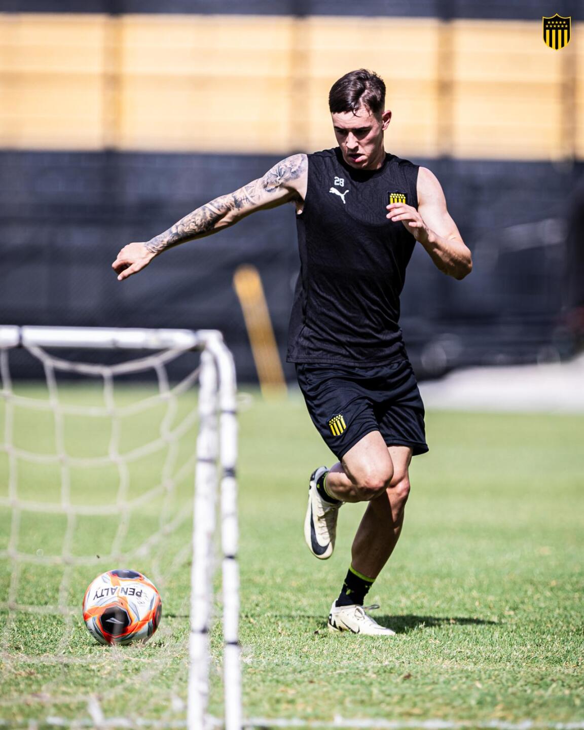 Leandro Umpiérrez en una práctica de Peñarol en el Estadio Campeón del Siglo.