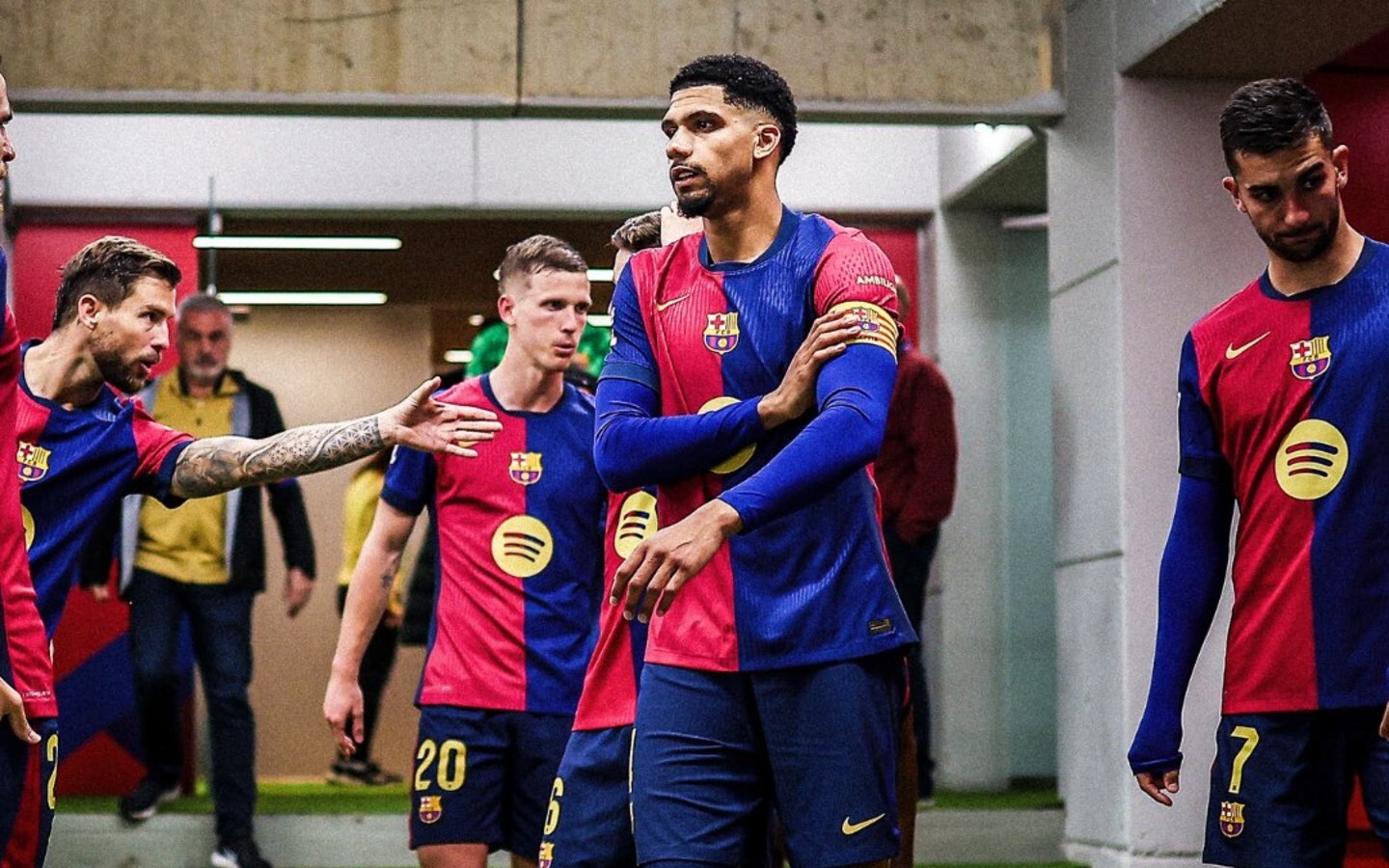 Ronald Araujo como capitán del FC Barcelona.
