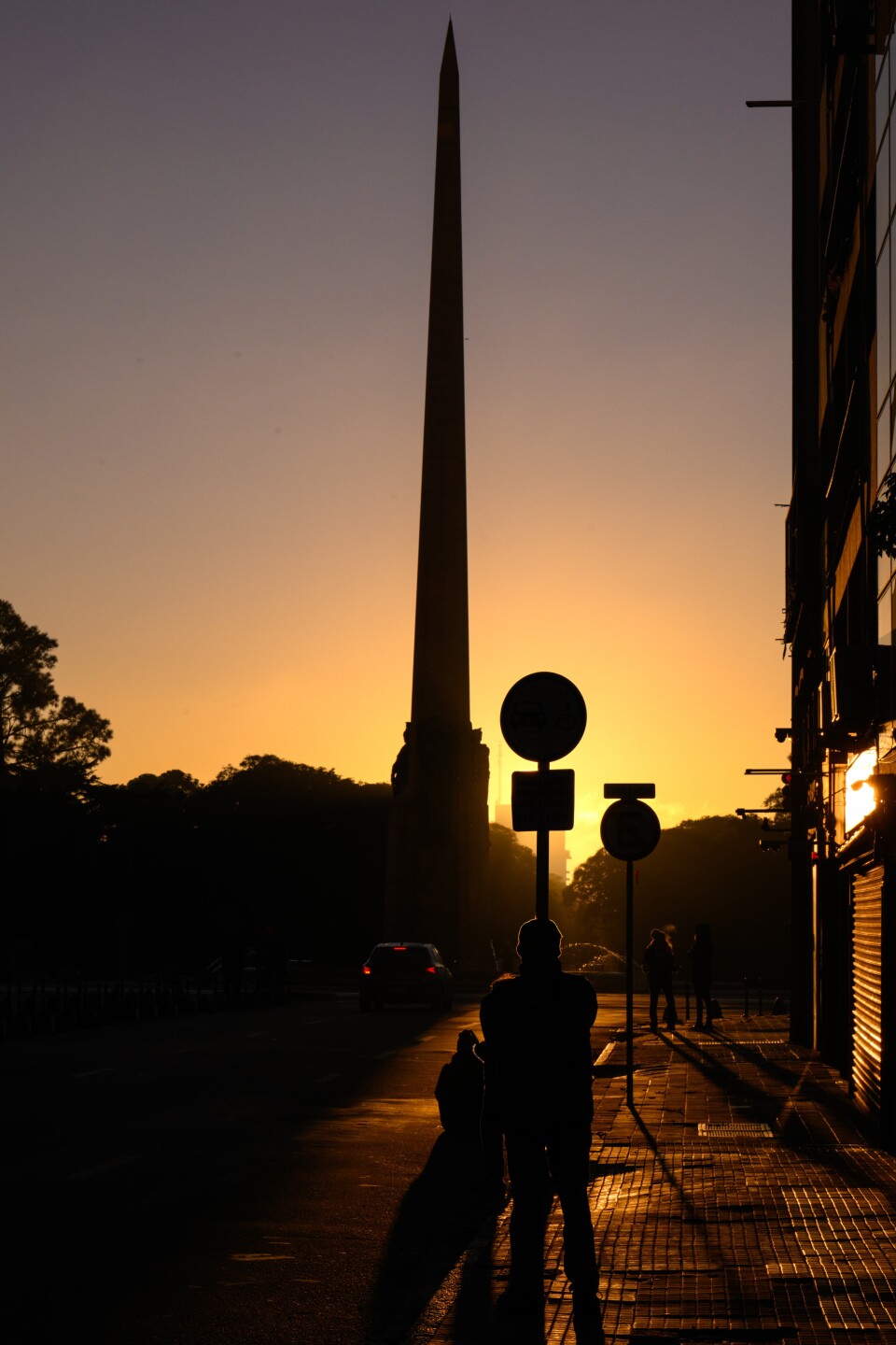 Cada 18 de julio, a las 7:48 horas, el sol amanece alineado con la avenida homónima en Montevideo