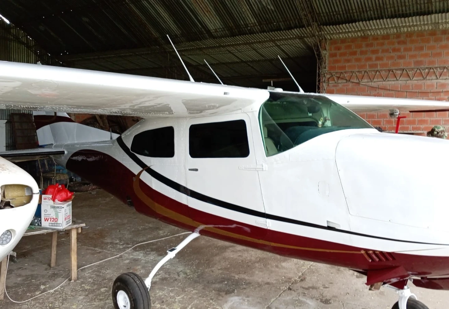 Avioneta incautada las autoridades bolivianas en el marco de los allanamientos posteriores a la captura de Sebastián Marset.