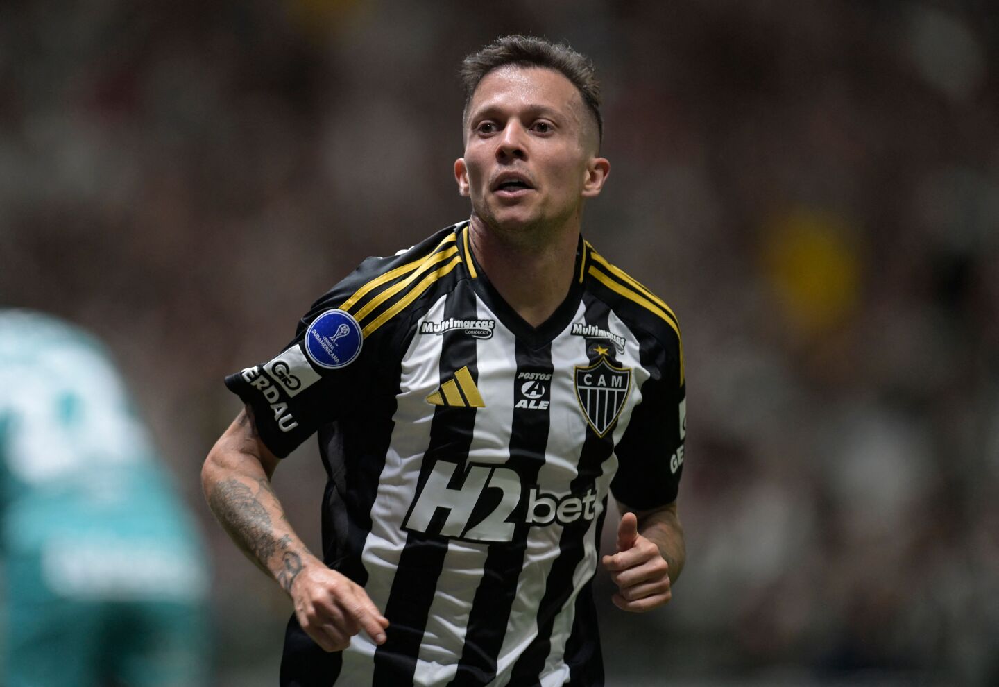 Bernard celebra el 2-0 del Atlético Mineiro ante Independiente del Valle por la semifinal de la Copa Sudamericana.