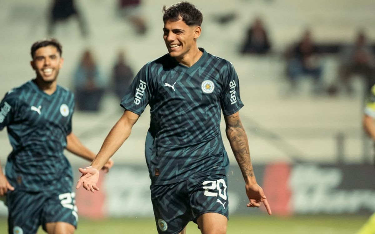 Lucas Villalba celebra uno de sus goles anotados con la camiseta de Montevideo City Torque.